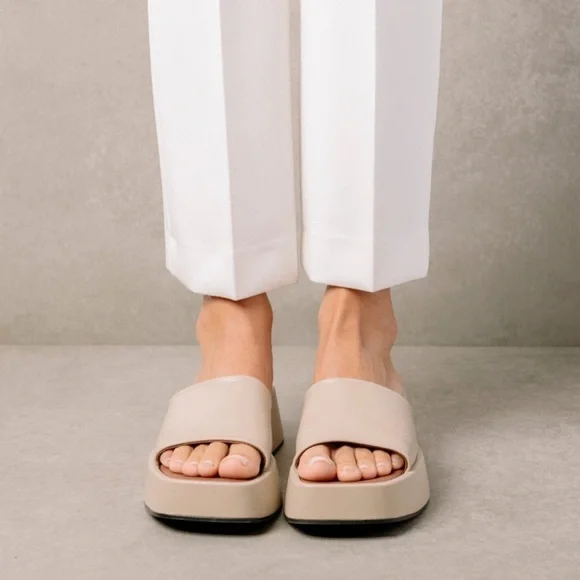 SVEGAN Janice Vegan Leather Platform Sandal in Tahini Beige  Size 40 - Picture 4 of 11